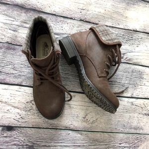 Cliff boots